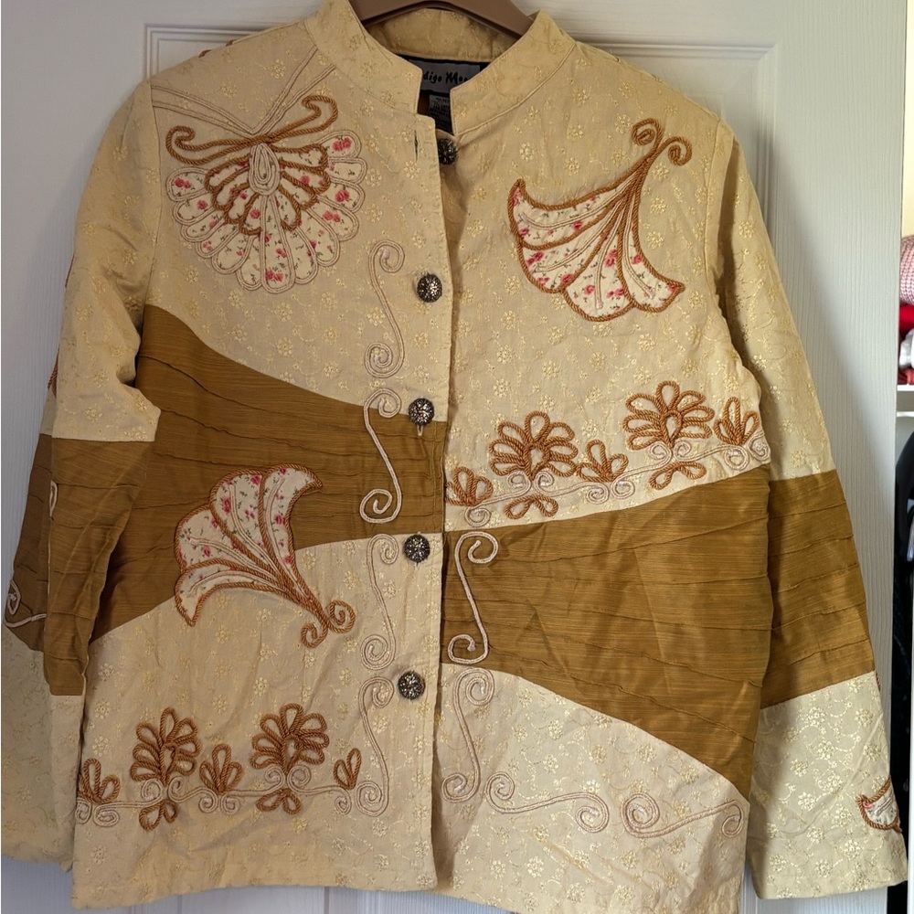 Cream & Tan Artistic Embroidered Stand-Collar Jacket